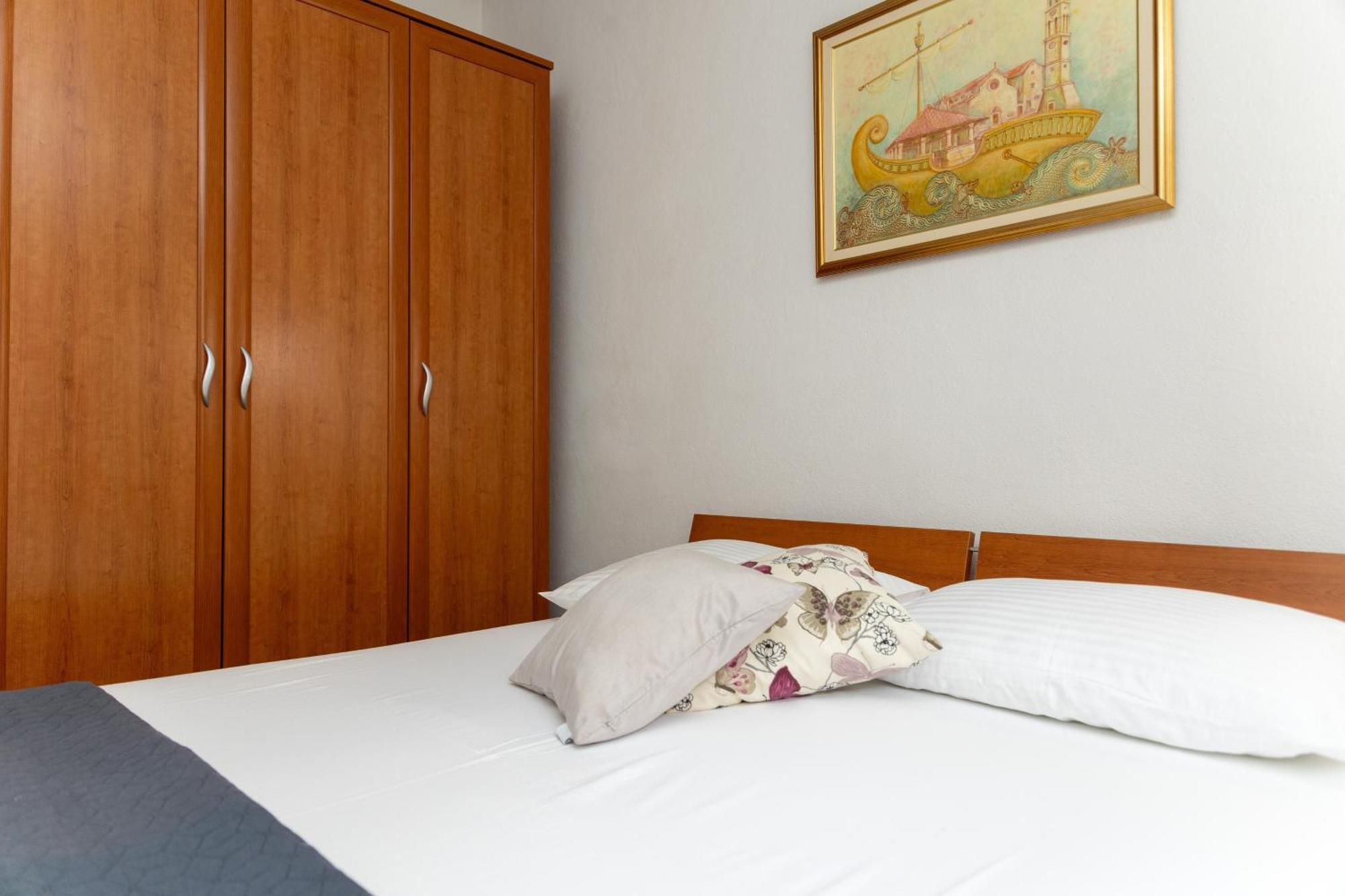 Apartments By The Sea Prigradica, Korcula - 544 Blato  객실 사진