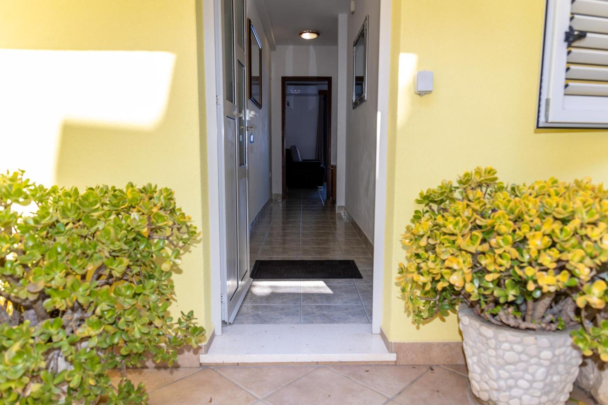 Apartments By The Sea Prigradica, Korcula - 544 Blato  외부 사진